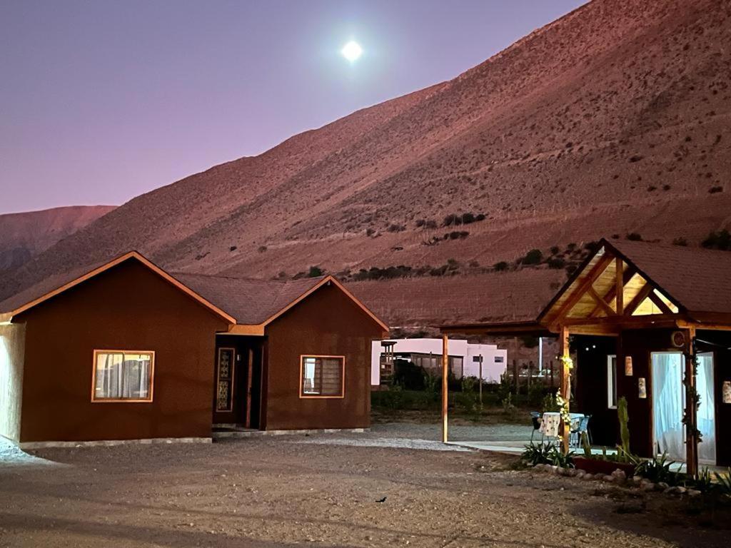 Cabanas Vicuna Cielo De Peralillo - Valle De Elqui Kültér fotó